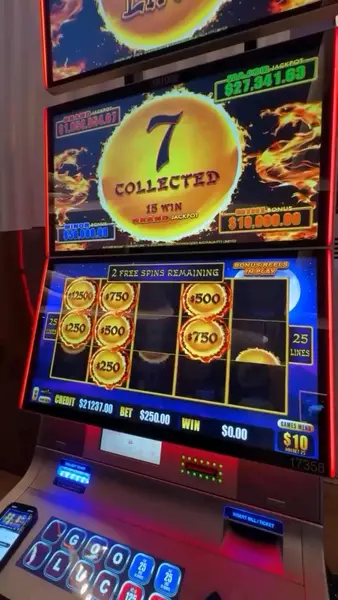 Кадр рекламы Dragon Link Casino