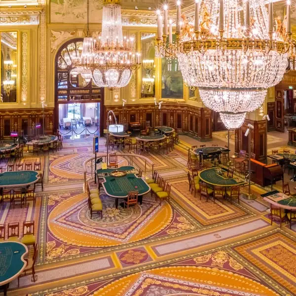 Кадр рекламы Monte-Carlo Société des Bains de Mer