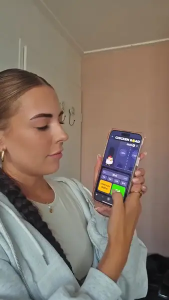 Кадр рекламы Maxi AppGo