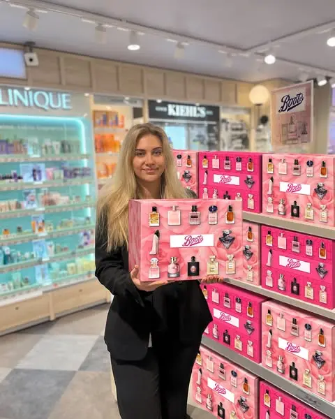 Кадр рекламы Perfume Gallery