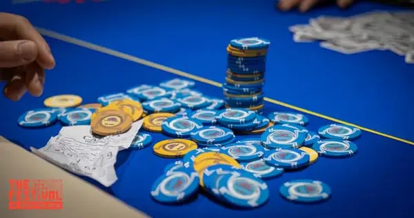 Кадр рекламы Poker Pub