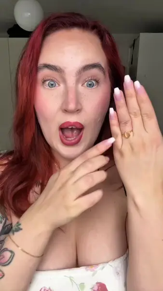 Кадр рекламы Madeline Brooks