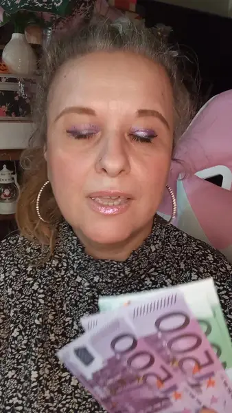 Кадр рекламы Eloise Theo