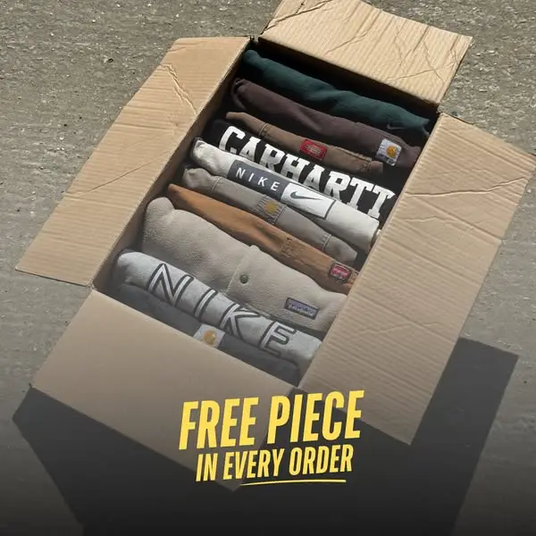 Кадр рекламы EV’s clothing boxes