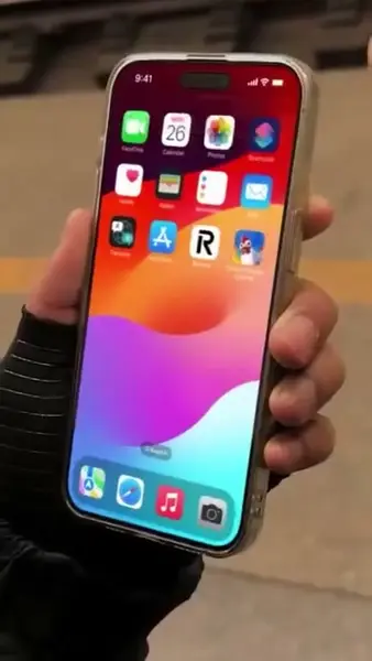 Кадр рекламы Bereits auf deinem Handy