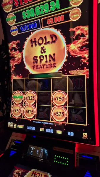 Кадр рекламы Dragon Link Slots