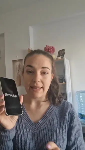 Кадр рекламы Cluckin Bell