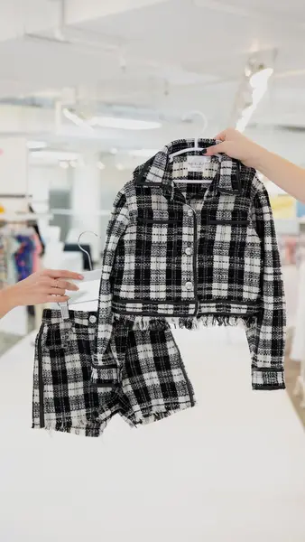 Кадр рекламы Atlanta Apparel & Las Vegas Apparel