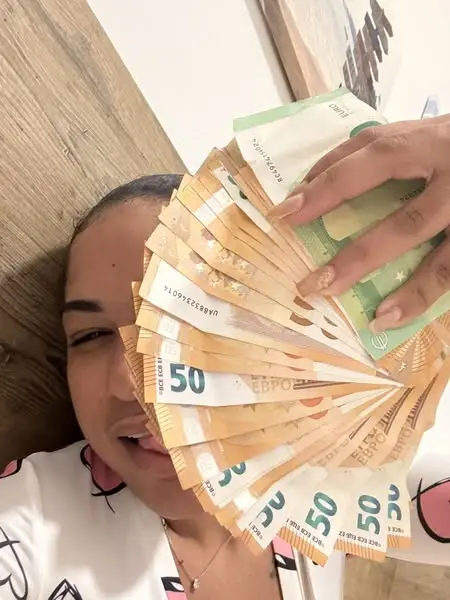 Кадр рекламы Mia Rossi