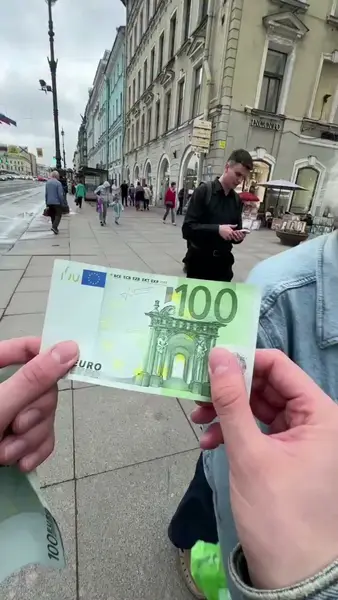 Кадр рекламы Jantucre Blinusspetwelt