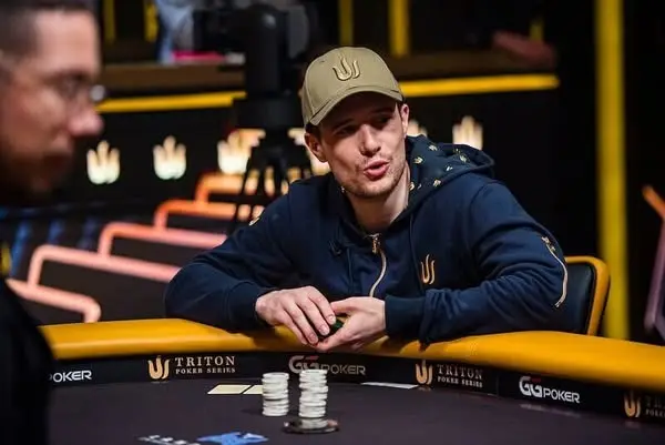 Кадр рекламы Poker není hazard, Poker je sport!