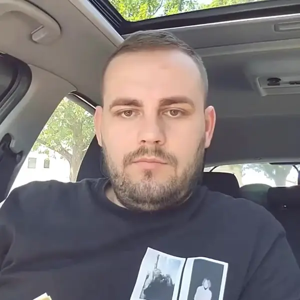 Кадр рекламы Sandy Sardo Jubb