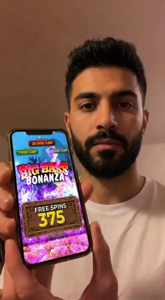Кадр рекламы Play Online