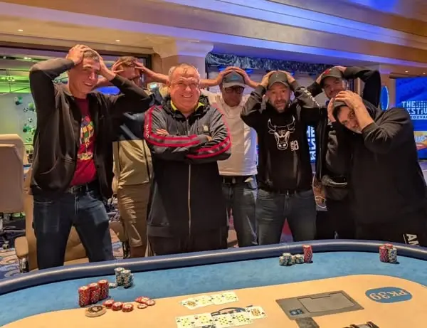 Кадр рекламы Poker Pub