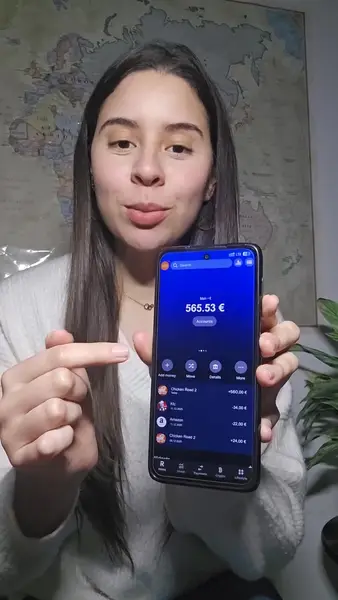 Кадр рекламы Hà Huệ
