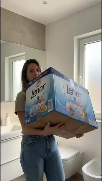 Кадр рекламы LenorBox France