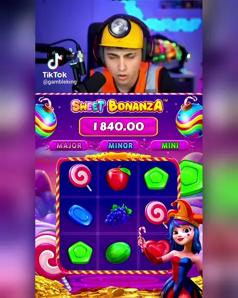 Кадр рекламы Lucky Harbor