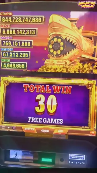 Кадр рекламы Play Online