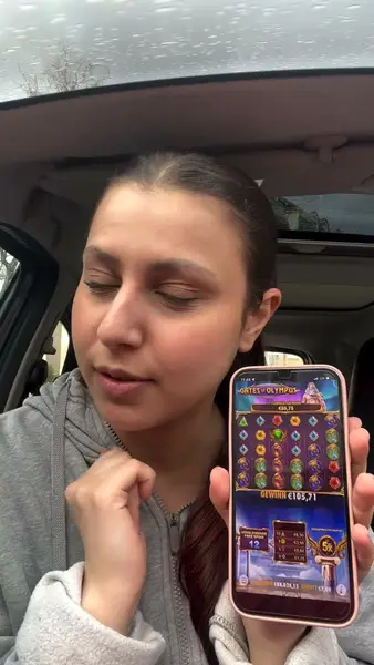 Кадр рекламы Royal Slots DЕ