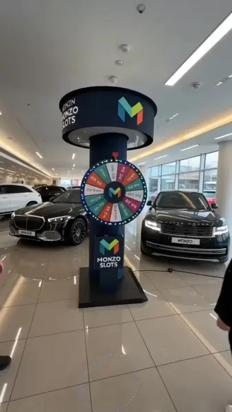 Кадр рекламы Monzo SLT