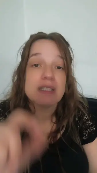 Кадр рекламы Anna Santos