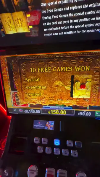 Кадр рекламы Play Zone