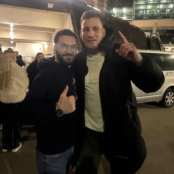 Кадр рекламы L͏a͏u͏r͏a͏ Grosse
