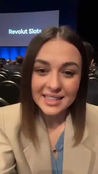 Кадр рекламы Elise Hartman