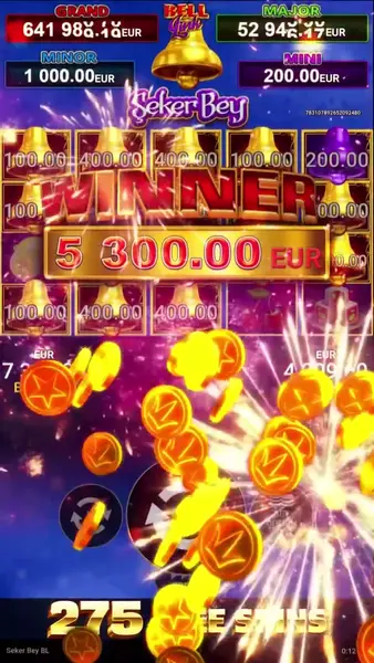 Кадр рекламы Play Online