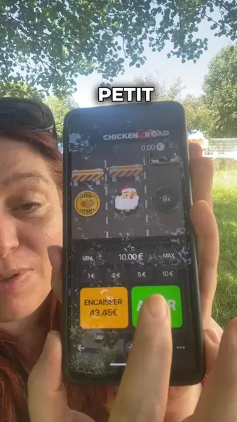 Кадр рекламы ChickRoad