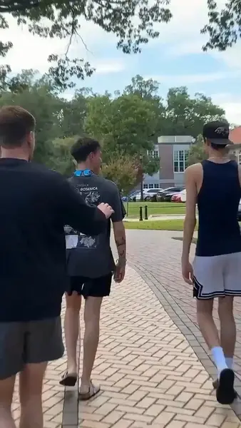 Кадр рекламы Kathleen Walker