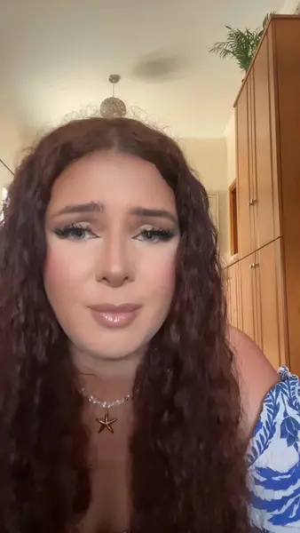 Кадр рекламы Esther Flora