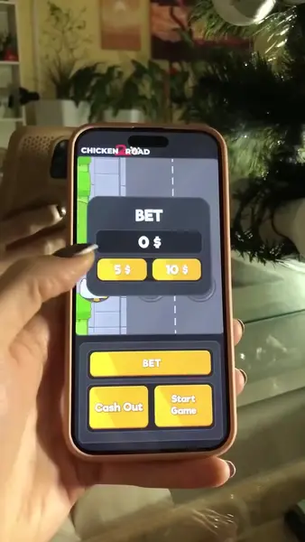 Кадр рекламы Chicken Slot