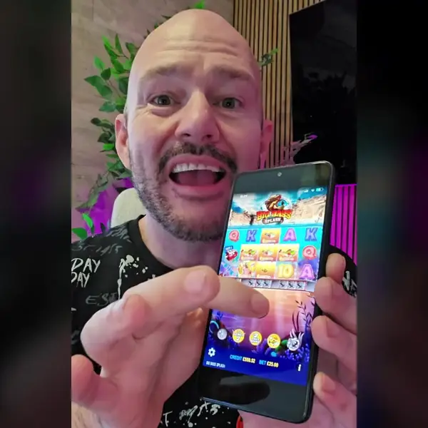Кадр рекламы 725 free spins