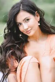 Кадр рекламы Angela Munoz