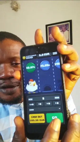Кадр рекламы Easy Money