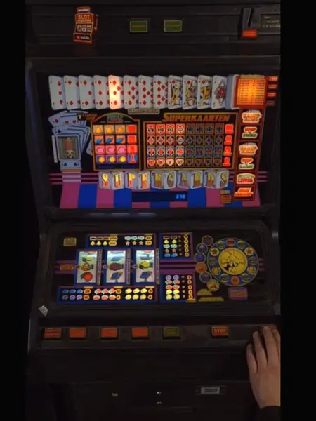 Кадр рекламы Retro Spin