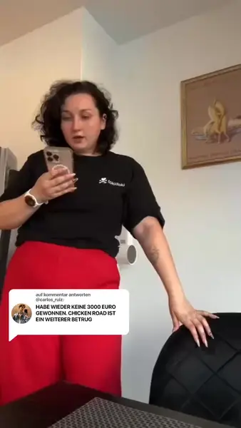 Кадр рекламы Chicken Road 2