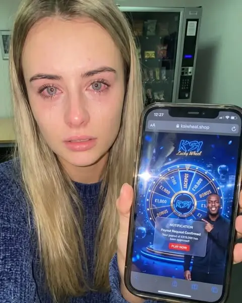 Кадр рекламы Chloe Evans