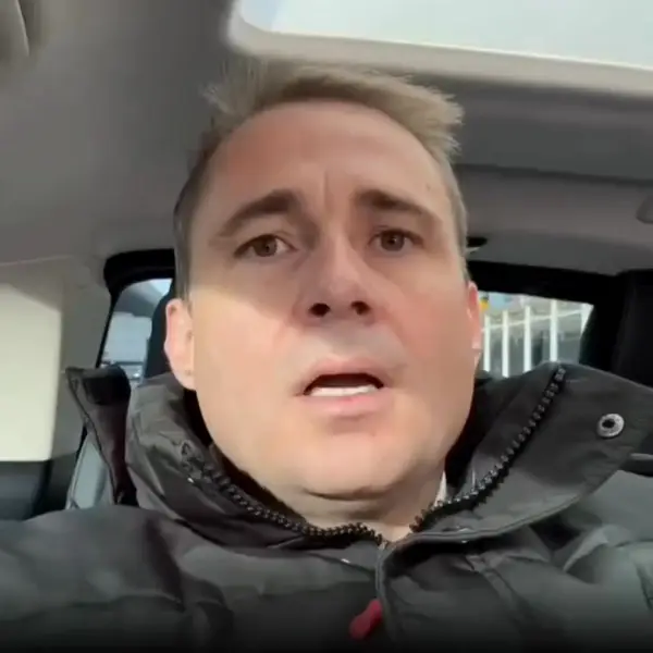 Кадр рекламы Cù Giao