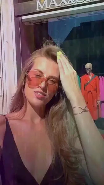 Кадр рекламы Valentina Lindsey Mackenzie