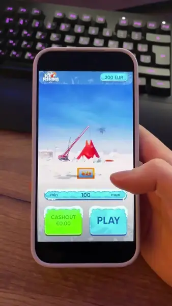 Кадр рекламы Reward Spot Community