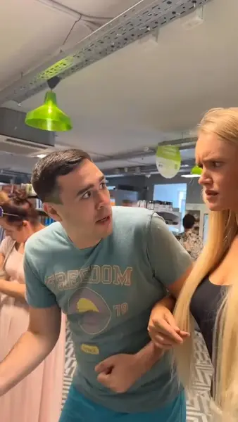 Кадр рекламы KevBlast