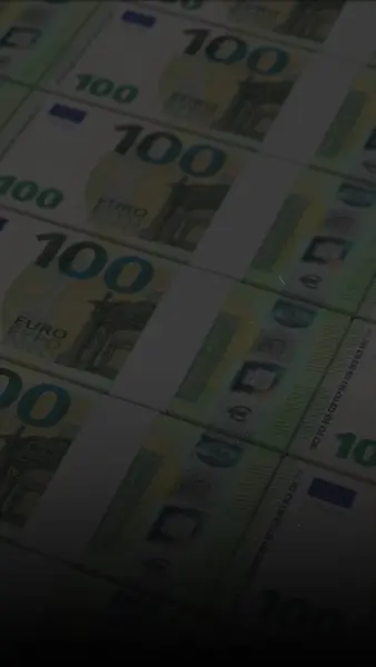 Кадр рекламы Giao Hoàn