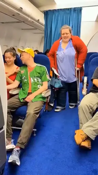 Кадр рекламы Đặng Thu Huyền