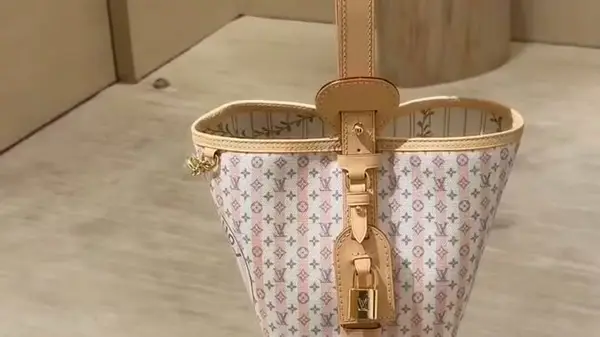 Кадр рекламы YYDS HOME