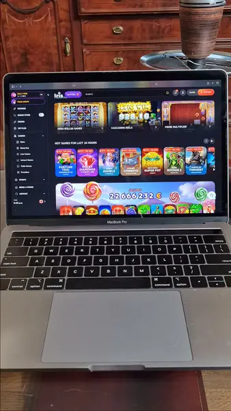 Кадр рекламы TopSlots