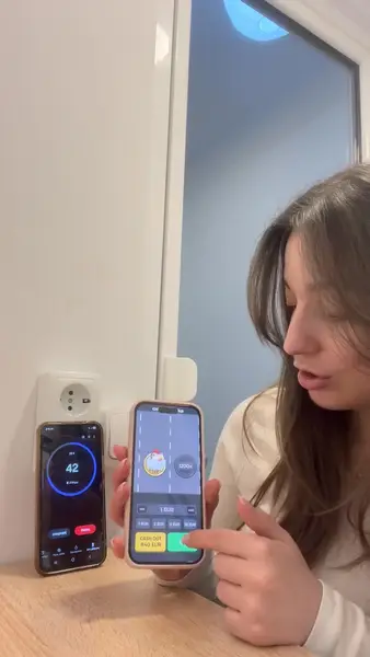 Кадр рекламы Bestie Holder