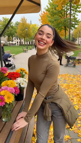 Кадр рекламы Madison Sam Conomon