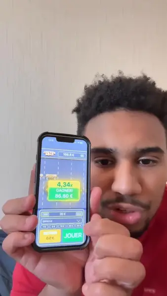 Кадр рекламы NTF App